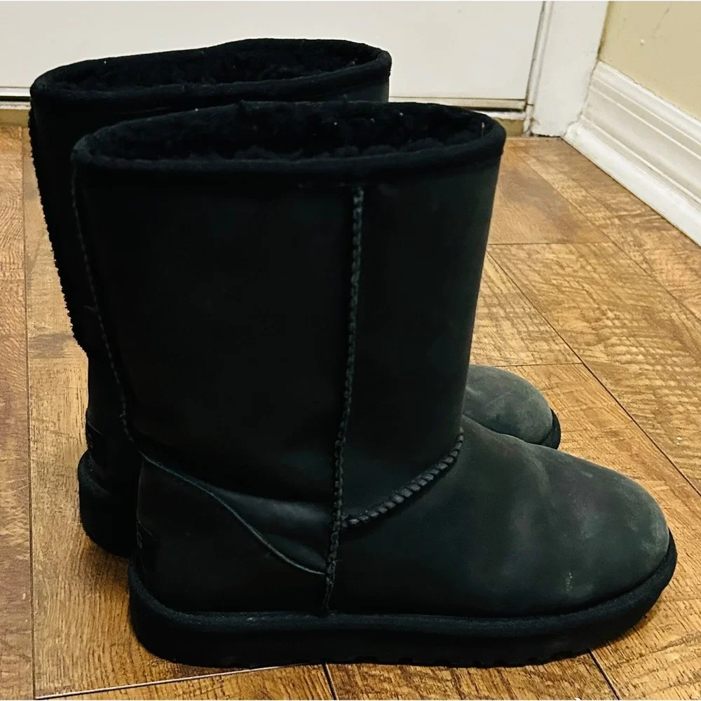 UGG‎ Classic Tall Boots Black Suede Sheepskin Lined Waterproof Women's Size 7
